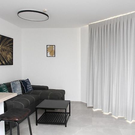 Apartments4You Leonardo 17 Bat Yam Bagian luar foto